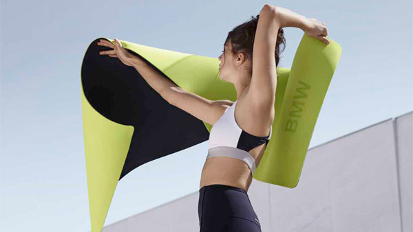 துணி வியாபரத்தில் குதித்த பிஎம்டபிள்யூ... இன்னும் பொருட்களை விற்பனைக்கு அறிமுகம் செஞ்சிருக்கு... நம்ப முடியலைல!