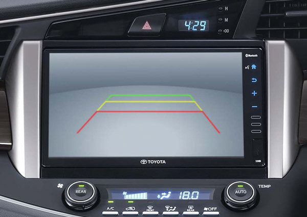 டொயோட்டா இன்னோவா க்ரிஸ்ட்டா ஃபேஸ்லிஃப்ட் மாடல் அறிமுகம்!