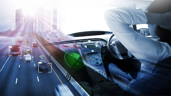 புதிய கார்களில் வழங்கப்படும் 'மூன்றாவது கண்' தொழில்நுட்பம்... இதனால் என்னென்ன பயன்கள்?