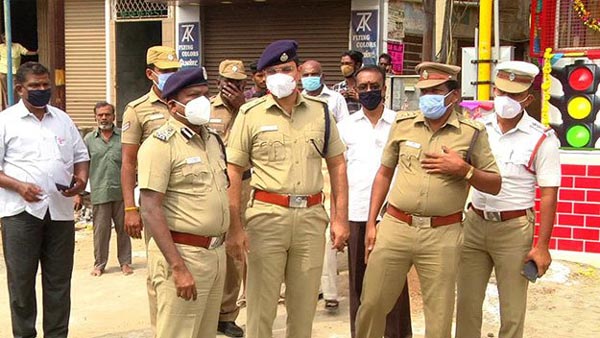 தேனி நகரில் செயல்பாட்டிற்கு வந்த ஹை-டெக் டிராபிக் சிக்னல்கள்... விலையை கேட்டு 'ஸ்டண்' ஆன மக்கள்...