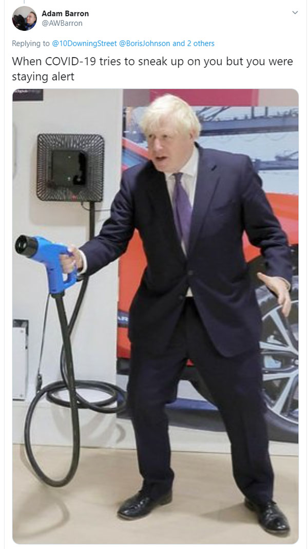 பிரதமர் என்றும் பாராமல் கலாய்த்து தள்ளும் நெட்டிசன்கள்... ஃபோட்டோவுக்கு போஸ் கொடுத்தது குத்தமா?.. 