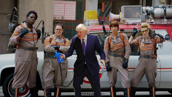 பிரதமர் என்றும் பாராமல் கலாய்த்து தள்ளும் நெட்டிசன்கள்... ஃபோட்டோவுக்கு போஸ் கொடுத்தது குத்தமா?.. 