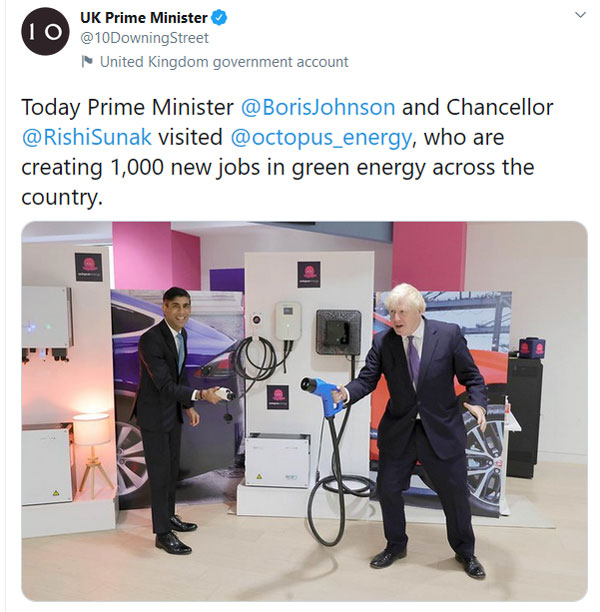 பிரதமர் என்றும் பாராமல் கலாய்த்து தள்ளும் நெட்டிசன்கள்... ஃபோட்டோவுக்கு போஸ் கொடுத்தது குத்தமா?.. 