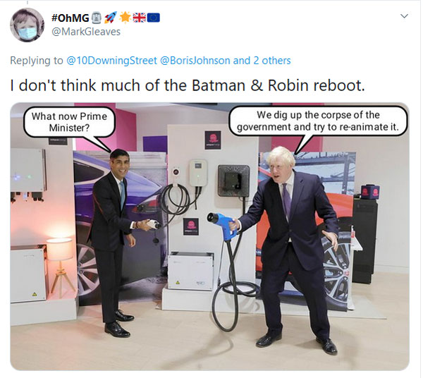 பிரதமர் என்றும் பாராமல் கலாய்த்து தள்ளும் நெட்டிசன்கள்... ஃபோட்டோவுக்கு போஸ் கொடுத்தது குத்தமா?.. 