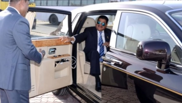 ஜனாதிபதிதானே இந்த காரை வச்சிருப்பாங்க!! மோசடி மன்னன் பிஆர் ஷெட்டியின் தலை சுற்ற வைக்கும் கார் கலெக்சன்... ஜனாதிபதிதானே இந்த காரை வச்சிருப்பாங்க!! மோசடி மன்னன் பிஆர் ஷெட்டியின் தலை சுற்ற வைக்கும் கார் கலெக்சன்...