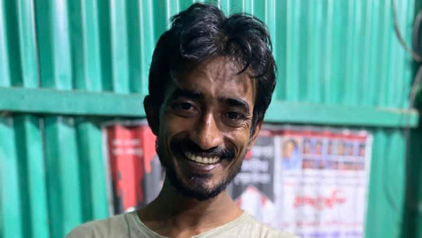 ரிக்ஸாவை அதிகாரிகள் தூக்கியதால் குழந்தை போல் அழுத மனிதர்... வீடியோ வைரல் ஆனதால் நடந்த ஆச்சரியம்...