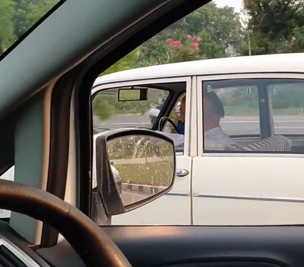 டிரைவரே இல்லாமல் ஓடிய பிரீமியர் பத்மினி... தாத்தா செஞ்ச செம ட்ரிக்... என்னனு தெரிஞ்சா அசந்திருவீங்க