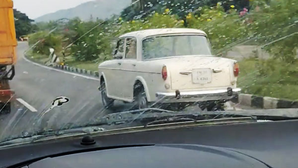 டிரைவரே இல்லாமல் ஓடிய பிரீமியர் பத்மினி... தாத்தா செஞ்ச செம ட்ரிக்... என்னனு தெரிஞ்சா அசந்திருவீங்க