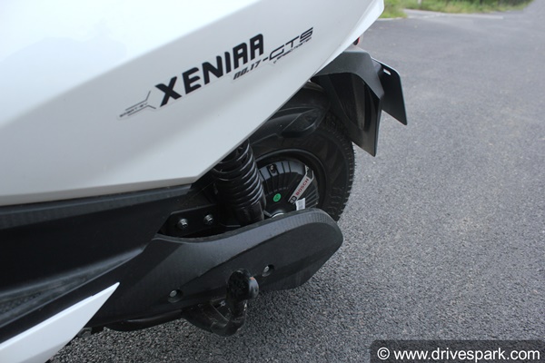 இது என்ன வாகனம்? ஈவீ செனியா பரிசோதனையின்போது கேள்வியால் திக்குமுக்காட செய்த இளைஞர்கள்... எப்படி இருக்கு?