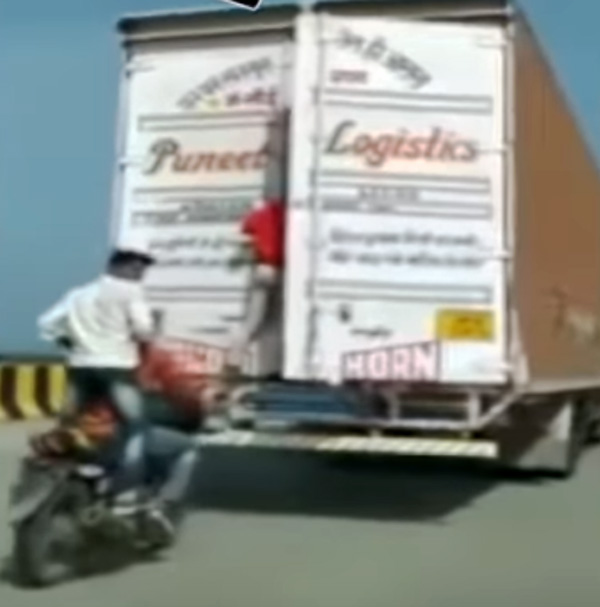 சினிமாவை மிஞ்சும் சம்பவம்... பைக்கில் இருந்து லாரிக்கு தாவி கொள்ளை... உள்ளே என்ன இருந்தது தெரியுமா?