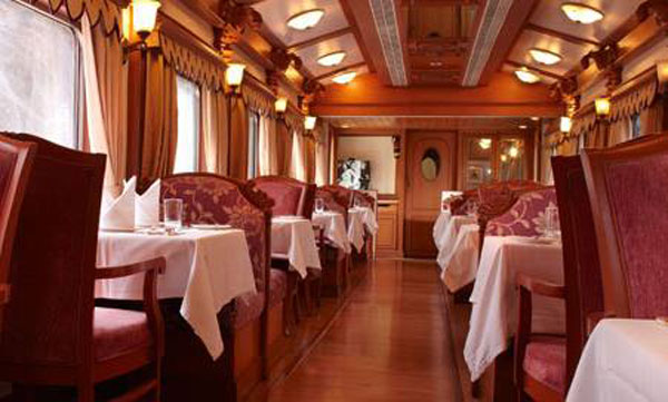 சரக்கு, மசாஜ்னு சொர்க்கம் மாதிரி இருக்கு! வாழ்க்கைல ஒரு முறையாவது தங்க ரதம் சொகுசு ரயிலில் போகணும்