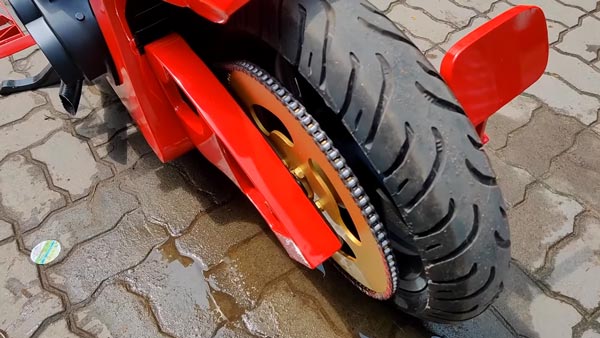 எலெக்ட்ரிக் பைக்கை உருவாக்கிய சைக்கிள் கடை உரிமையாளர்... எப்படினு தெரிஞ்சா அசந்து போயிருவீங்க...