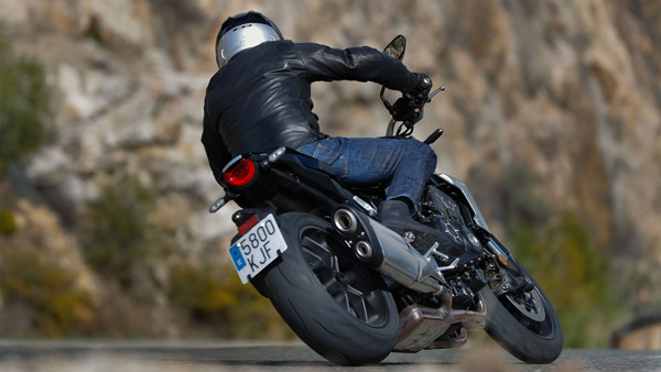 நேக்கட் ஸ்டைலில் கலக்க வரும் ஹோண்டாவின் புதிய சிபி1000ஆர் சூப்பர் பைக்!