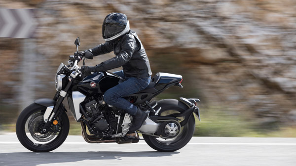 நேக்கட் ஸ்டைலில் கலக்க வரும் ஹோண்டாவின் புதிய சிபி1000ஆர் சூப்பர் பைக்!