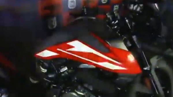 கேடிஎம் 390 அட்வென்ஜெருக்கும் 250 அட்வென்ஜெர் பைக்கிற்கும் இடையே உள்ள வித்தியாசம் இவைதான்..!