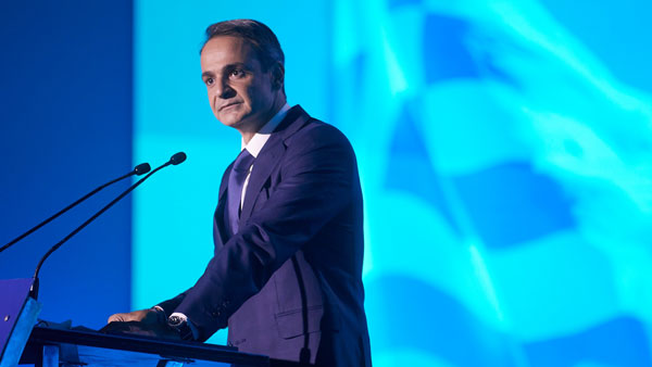 மிக எளிமை! கெத்து காட்டாமல் குறைந்த விலை மின்சார காரை இயக்கிய முக்கிய பிரபலம்... ஆச்சரியமா இருக்கே!!! மிக எளிமை! கெத்து காட்டாமல் குறைந்த விலை மின்சார காரை இயக்கிய முக்கிய பிரபலம்... ஆச்சரியமா இருக்கே!!!