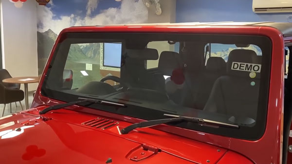 அதிகாரப்பூர்வ ஆக்ஸஸரீகள் பொருத்தப்பட்ட 2020 மஹிந்திரா தார் இவ்வாறுதான் இருக்கும்!! விரிவாக காட்டும் வீடியோ இதோ...