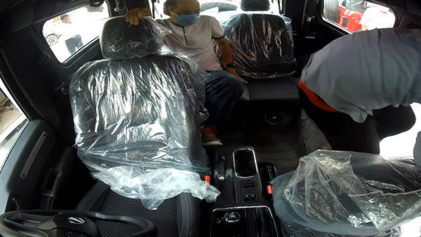 இணையத்தில் காசு பாக்க யுட்யூபர் செய்த காரியம்... வாயடைத்து போன தாய்-தந்தை... என்ன செய்தார் தெரியுமா? வீடியோ!