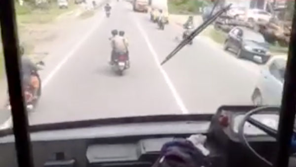 வைரலான வீடியோ... உடனடியாக வீடு தேடி வந்து ஸ்கூட்டரை தூக்கிய போலீஸ்... செய்தியை கேட்டு கொந்தளிக்கும் மக்கள்!