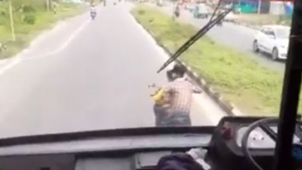 வைரலான வீடியோ... உடனடியாக வீடு தேடி வந்து ஸ்கூட்டரை தூக்கிய போலீஸ்... செய்தியை கேட்டு கொந்தளிக்கும் மக்கள்!