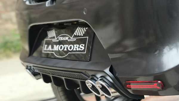 முரண்பாடான ஒன்றுதான் இருந்தாலும் ரசிக்காம இருக்க முடியல... ஏன்ன இந்த கார் அவ்ளோ கவர்ச்சியா இருக்கு! வீடியோ!