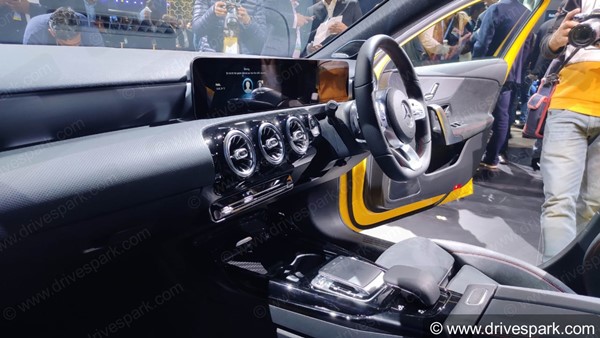  விரைவில் வருகிறது மெர்சிடிஸ் பென்ஸ் ஏ க்ளாஸ் செடான் கார்!