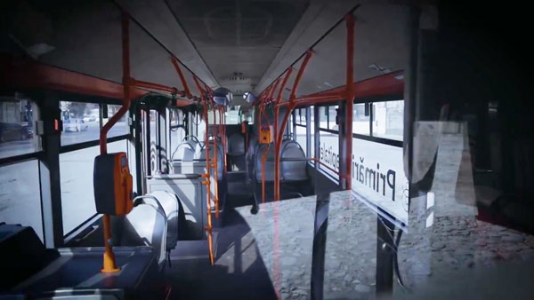 பேருந்து டிரைவரை தலையில் தூக்கி வைத்து கொண்டாடும் பென்ஸ்... காரணத்தை கேட்டு அசந்துபோன ரோமானியர்கள்! பேருந்து டிரைவரை தலையில் தூக்கி வைத்து கொண்டாடும் பென்ஸ்... காரணத்தை கேட்டு அசந்துபோன ரோமானியர்கள்!