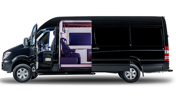 விஐபி அலுவலகமாக மாறிய பென்ஸ் கார்... இது பக்கத்துல போன செல்ஃபோனுக்கு டவர் கிடைக்காது... ஏன் தெரியுமா?