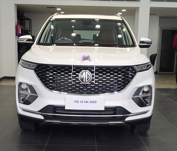 எம்ஜி ஹெக்டர் ப்ளஸ் எஸ்யூவியின் விலை குறைவான வேரியண்ட்டுகள் விற்பனை நிறுத்தம்!