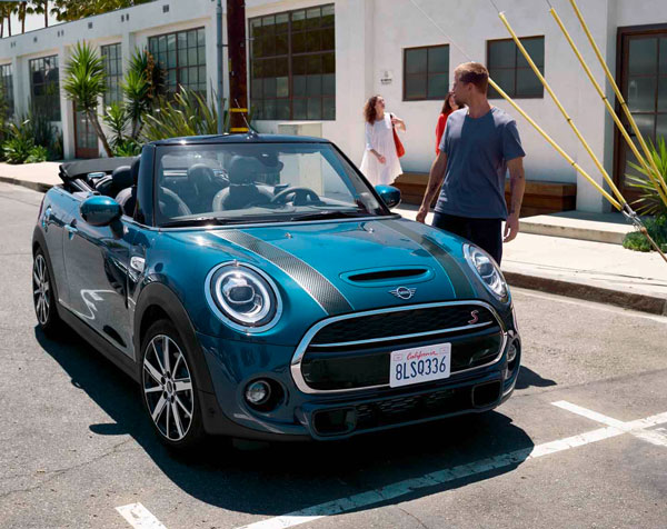 மினி கன்வெர்ட்டிபிள் சைடுவாக் எடிசன் இந்தியாவில் விற்பனைக்கு அறிமுகம்!