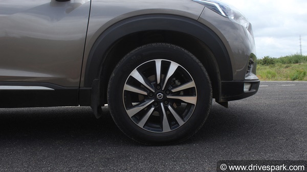 2020 நிஸான் கிக்ஸ் எஸ்யூவி காரில் புதிய டர்போ என்ஜின்... காசுகேற்ற வாகனம் தானா..? முழு விமர்சனம் இதோ..!