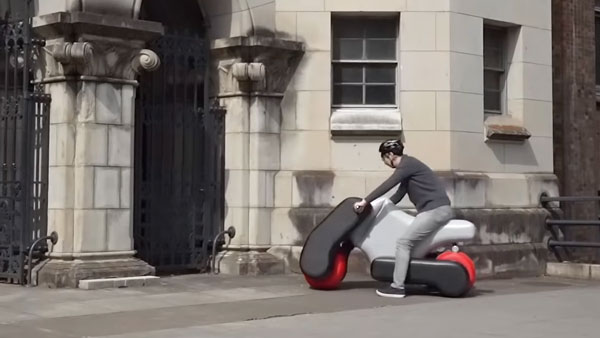 காற்றடைக்கப்பட்ட பையில் மின்சார ஸ்கூட்டர்... மாணவர்களின் அட்டகாசமான கண்டுபிடிப்பு... வீடியோ பாத்த மெர்சலாயிடுவீங்க! காற்றடைக்கப்பட்ட பையில் மின்சார ஸ்கூட்டர்... மாணவர்களின் அட்டகாசமான கண்டுபிடிப்பு... வீடியோ பாத்த மெர்சலாயிடுவீங்க!