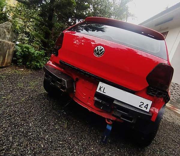 இந்தியாவில் முளைக்கும் புதிய கலாச்சாரம்... வாகனத்தை இப்படி அலங்கோளம் செய்வதற்கான காரணம் என்ன தெரியுமா?