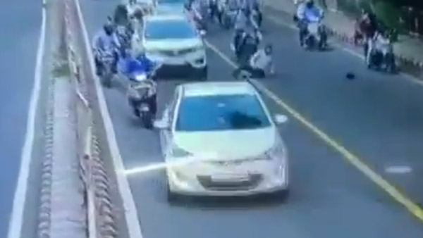 காரின் பானெட் மீது விழுந்த காவலர்... அப்படியே ஓட்டி சென்ற டிரைவர்... அடி வயிற்றை கலங்க வைத்த வீடியோ