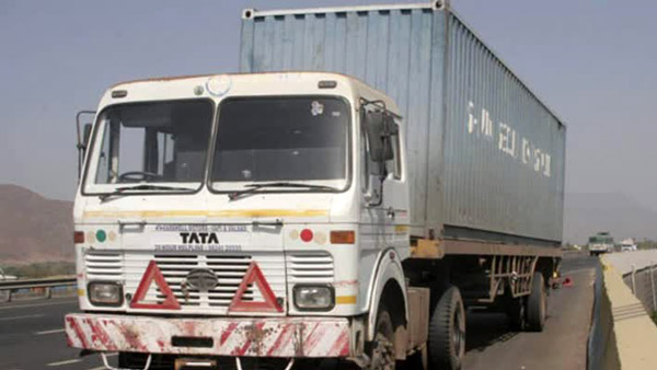 கடத்தப்பட்ட லாரி ஒரு சில மணி நேரத்தில் மீட்பு! உள்ளே இருந்த பல கோடி ரூபாய் மேட்டர் என்னனு தெரியுமா?