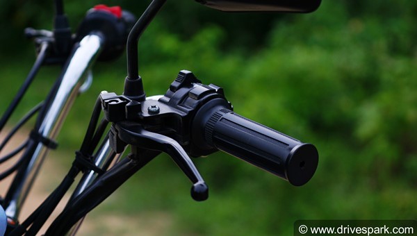 40 ஆண்டுகளாக இந்திய சாலைகளை ஆளும் மன்னன் புதிய எடிசனில்... எப்படி இருக்கு டிவிஎஸ் எக்ஸ்எல் 100?.. ரிவியூ தகவல்..!