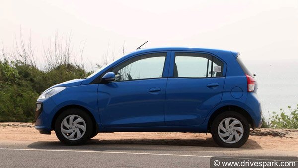 சாண்ட்ரோ ஹேட்ச்பேக் காரின் பலத்தை கூட்டியது ஹூண்டாய்... இரு புதிய சிஎன்ஜி எடிசன்கள் அறிமுகம்...