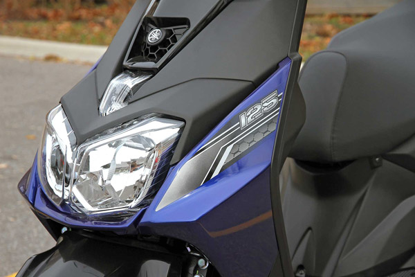 இந்த ஸ்கூட்டர் இந்தியர்களுக்கு கிடையாது! நாம கொடுத்து வச்சது அவ்ளோதான் புகைப்படத்தையாவது பார்த்து ஆசைய தீத்துப்போம்...