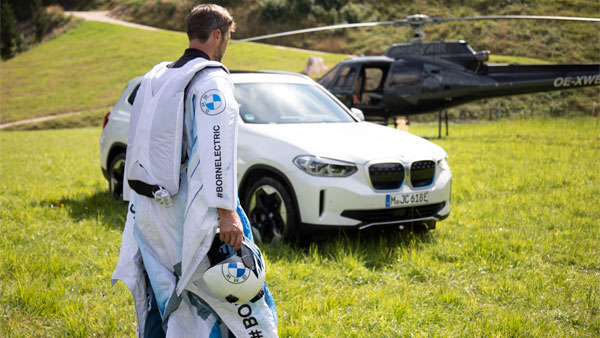 300கிமீ வேகத்தில் இயங்கும் உலகின் முதல் முழு-எலக்ட்ரிக் விங்-சூட்!! அடுத்தடுத்த லெவலில் பிஎம்டபிள்யூ