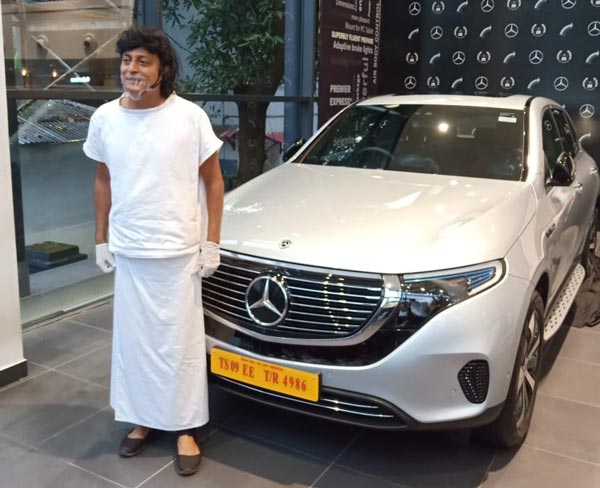 அடேங்கப்பா... ரோல்ஸ் ராய்ஸ் டாக்ஸி உரிமையாளர் வாங்கிய புதிய காரின் விலை இவ்வளவு ரூபாயா?