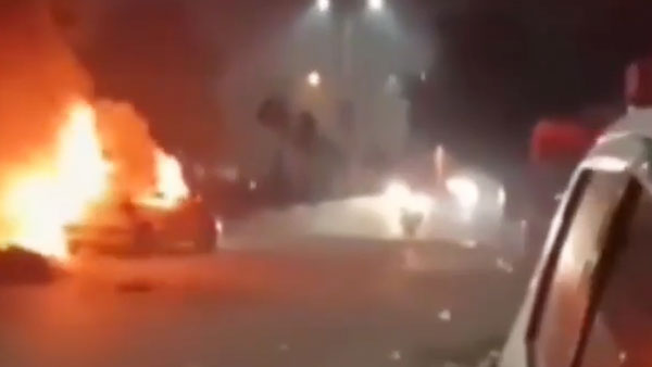 காருக்குள் வெடித்த பட்டாசுகள்! மிக மோசமான நாளாக அமைந்த தீபாவளி... வீடியோவ பாக்குறப்பவே பதறுது...