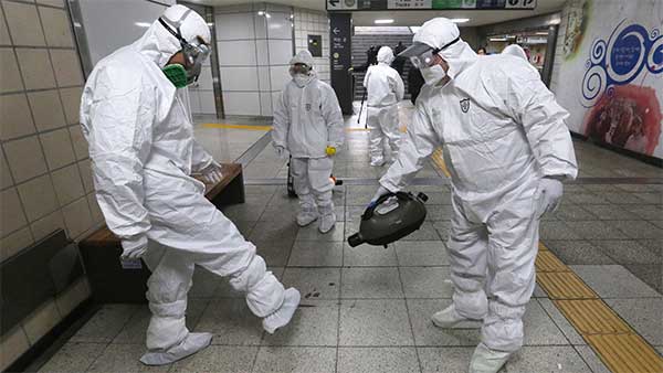 கொரோனா அச்சம்... ஒரே நாளில் 4 முறை டெஸ்ட் செய்த பிரபலம்... இவர் யாருனு தெரிஞ்ச மெர்சலாய்டுவீங்க!