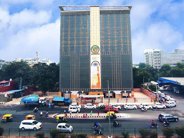 சுமார் ரூ.18 கோடி செலவில் டெல்லியில் ஆட்டோமேட்டிக் பார்க்கிங் ஏரியா!! சென்னைக்கு எல்லாம் எப்போதுதான் வருமோ!