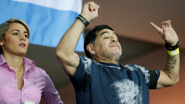 மரடோனாவின் ஃபெராரி எஃப்40 காருக்கு பின்னால் இப்படியொரு கதை இருக்கா!! அவர் பயன்படுத்திய வாகனங்கள்...