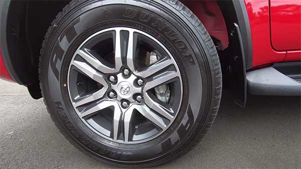 10 வினாடிகளில் 100 கிமீ வேகத்தை எட்டும் டொயோட்டா பார்ச்சூனர் ஃபேஸ்லிஃப்ட்... புக்கிங் தொடங்கியது