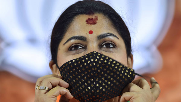 மொதல்ல காருக்கு தேங்க்ஸ் சொல்லுங்க மேடம்... குஷ்பு உயிரை காப்பாற்றிய டொயோட்டா பார்ச்சூனர் எஸ்யூவி!