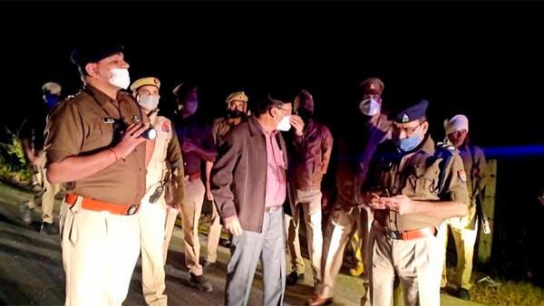 உபி-யில் நடந்த கோர விபத்து... ஒருத்தர் கூட மிஞ்சல... வீட்டுக்கு திரும்பும்போது அரங்கேறிய சோகம்...