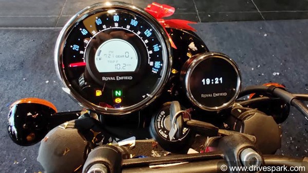 ராயல் என்ஃபீல்டு மீட்டியோர் 350: வேரியண்ட்டுகளுக்கு இடையிலான வேறுபாடுகள் என்னென்ன?