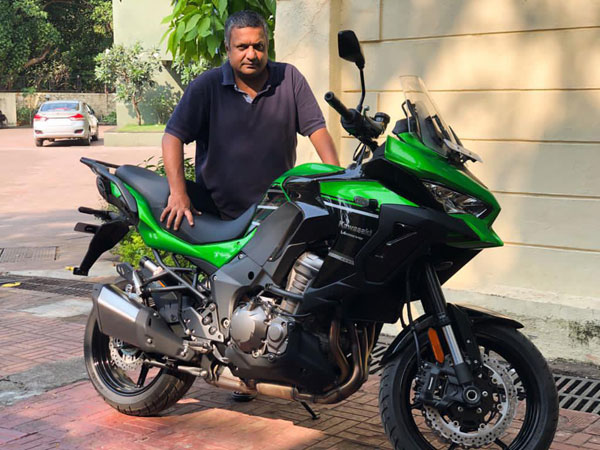 11 லட்ச ரூபாய்... கவாஸாகி வெர்சிஸ் 1000 பைக்கை வாங்கிய பிரபல திரைப்பட இயக்குனர்... யார்னு தெரியுமா? 11 லட்ச ரூபாய்... கவாஸாகி வெர்சிஸ் 1000 பைக்கை வாங்கிய பிரபல திரைப்பட இயக்குனர்... யார்னு தெரியுமா?