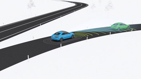 2 கார்களை இயக்கிய ஒரு ஓட்டுனர்... எப்படிங்க இது சாத்தியமாக முடியும்?.. இதோ முழு விபரம்!